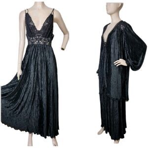 Vtg 70s Lucie Ann Peignoir Pleated Sweeping Balloon Sleeve Robe & Nightgown Set